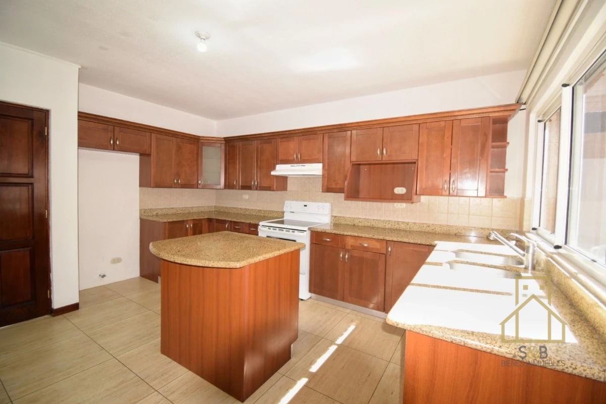 Casa en renta, zona 10 - 6