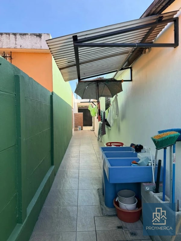Casa de un nivel en venta, Colonia Lourdes, Zona 16 - 5