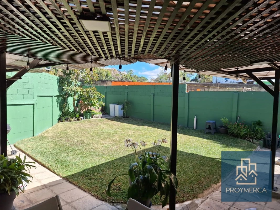 Casa de un nivel en venta, Colonia Lourdes, Zona 16 - 3
