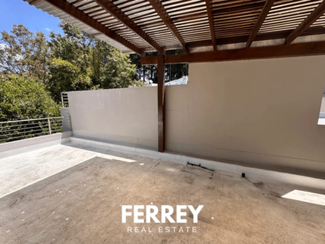 Oportunidad Unica / Casa con terraza privada — Casa en Venta en Carretera a El Salvador, Guatemala, Ciudad — foto 2 de 17