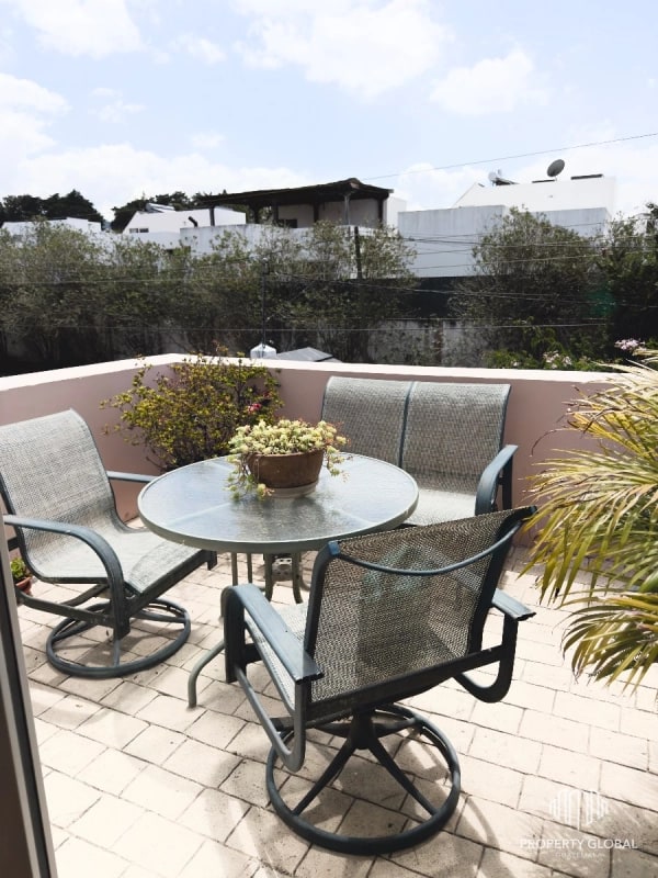 Casa en Venta en Residencial Jardines de San Isidro zona 16 - 2