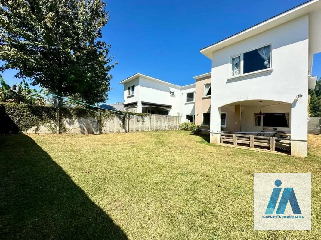 CASA EN VENTA📍Condominio La Fontana II, km 24.5 Carretera a El Salvador - 4