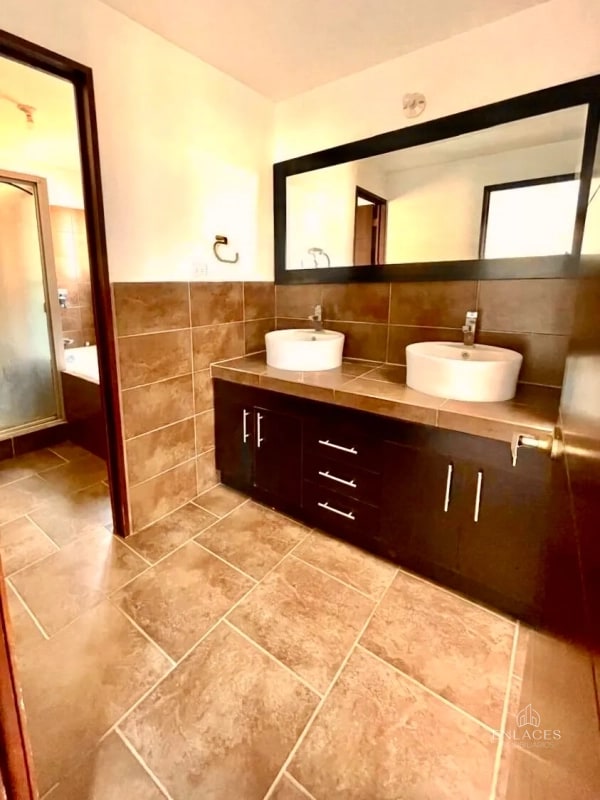 Km 21.5 Carretera a El Salvador • Casa en Renta/Venta • Cumbres de La Arboleda - 4