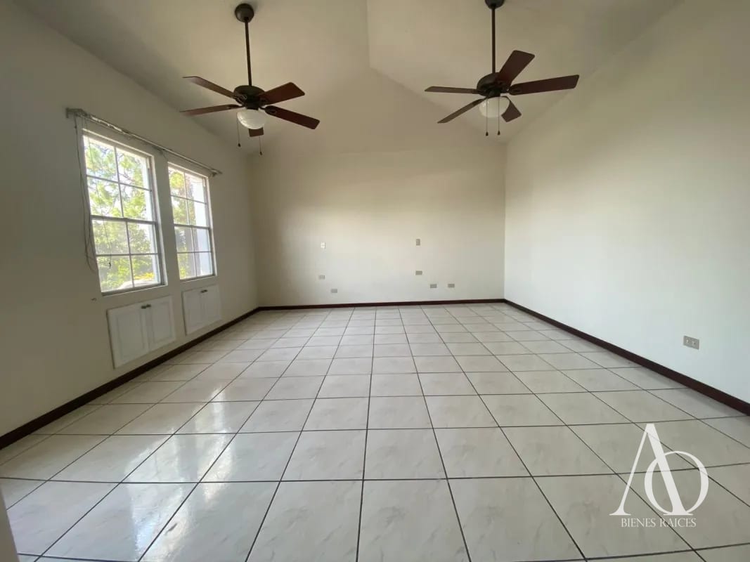 Casa en Alquiler en Monte Azul II, zona 13 / EN DIRECTO — Casa en Alquiler en Monte Azul, Zona 13, Guatemala, Ciudad — foto 2 de 17