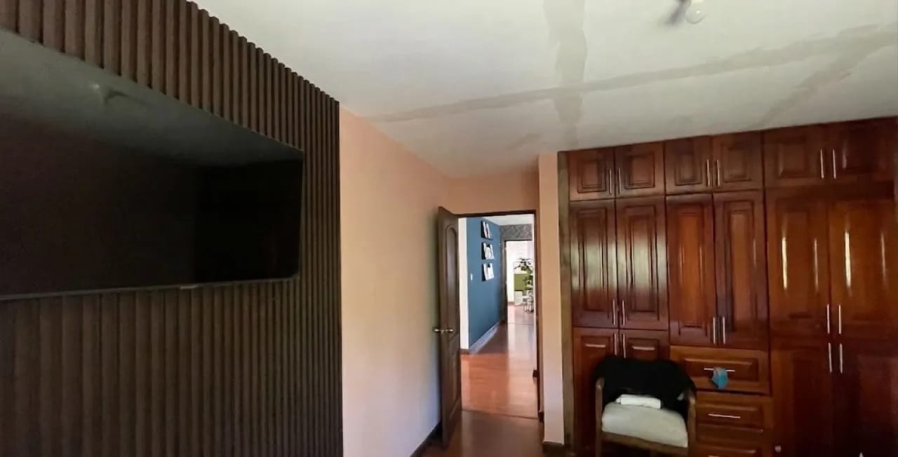 BOSQUE ESCONDIDO  KM 21.5 CARRETERA FRAIJANES. AMPLIO TERRENO DE 8.20 FRENTE X 30.60 FONDO. — Casa en Venta en Carretera a El Salvador, Guatemala, Ciudad — foto 3 de 17