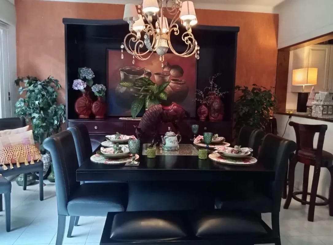 Vendo linda casa en zona 10, a cuadras de los Próceres. — Casa en Venta en Zona 10, Guatemala, Ciudad — foto 13 de 17