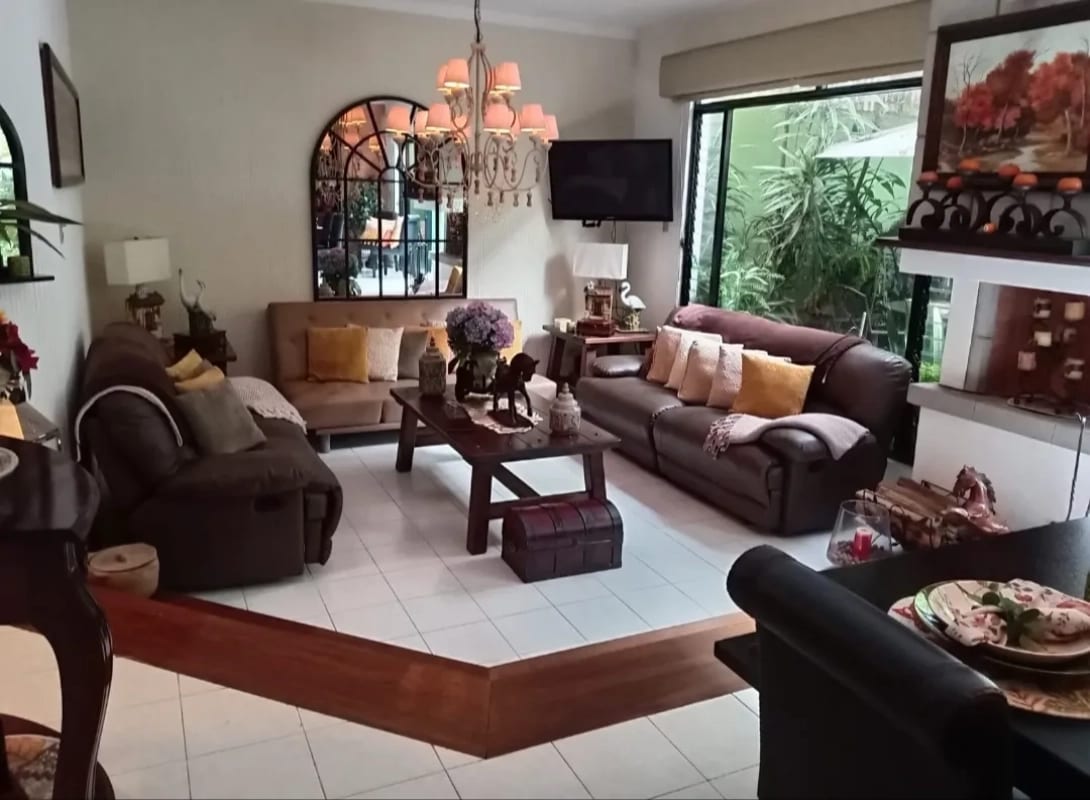 Vendo linda casa en zona 10, a cuadras de los Próceres. — Casa en Venta en Zona 10, Guatemala, Ciudad — foto 10 de 17