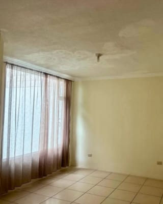 CASA EN VENTA EN EL PAJÓN - PASEO SANTA LUZ- CON AMPLIO JARDIN — Casa en Venta en San José Pinula, Carretera a El Salvador, Guatemala, Ciudad — miniatura 2 de 11