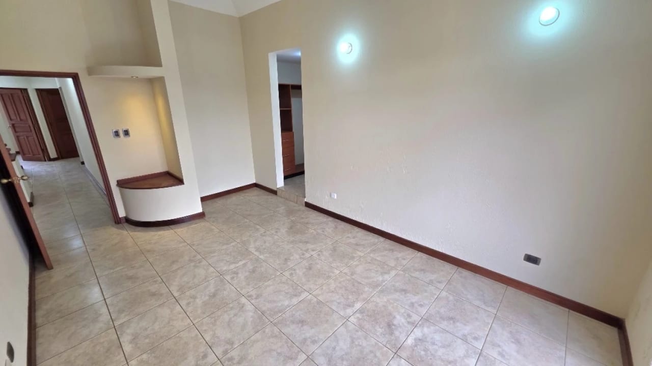 Casa en venta en km 16.5 carretera a El Salvador Los Diamantes — Casa en Venta en Los Diamantes, Carretera a El Salvador, Guatemala, Ciudad — foto 4 de 17