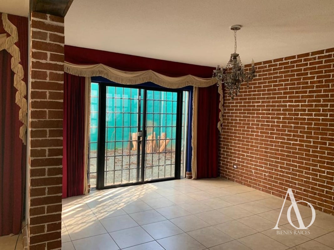 Casa en Venta en Portal de San Isidro 3, zona 16 / EN DIRECTO - 16