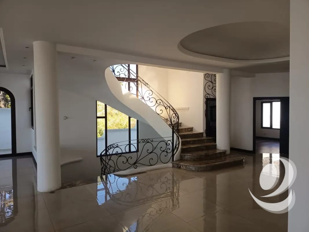 Vendo Espectacular Mansión de Lujo en Altos de Montebello. CAES. — Casa en Venta en Santa Catarina Pinula, Carretera a El Salvador, Guatemala, Ciudad — foto 8 de 17