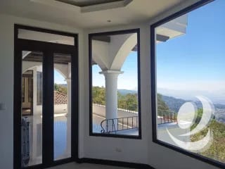 Vendo Espectacular Mansión de Lujo en Altos de Montebello. CAES. — Casa en Venta en Santa Catarina Pinula, Carretera a El Salvador, Guatemala, Ciudad — miniatura 6 de 17