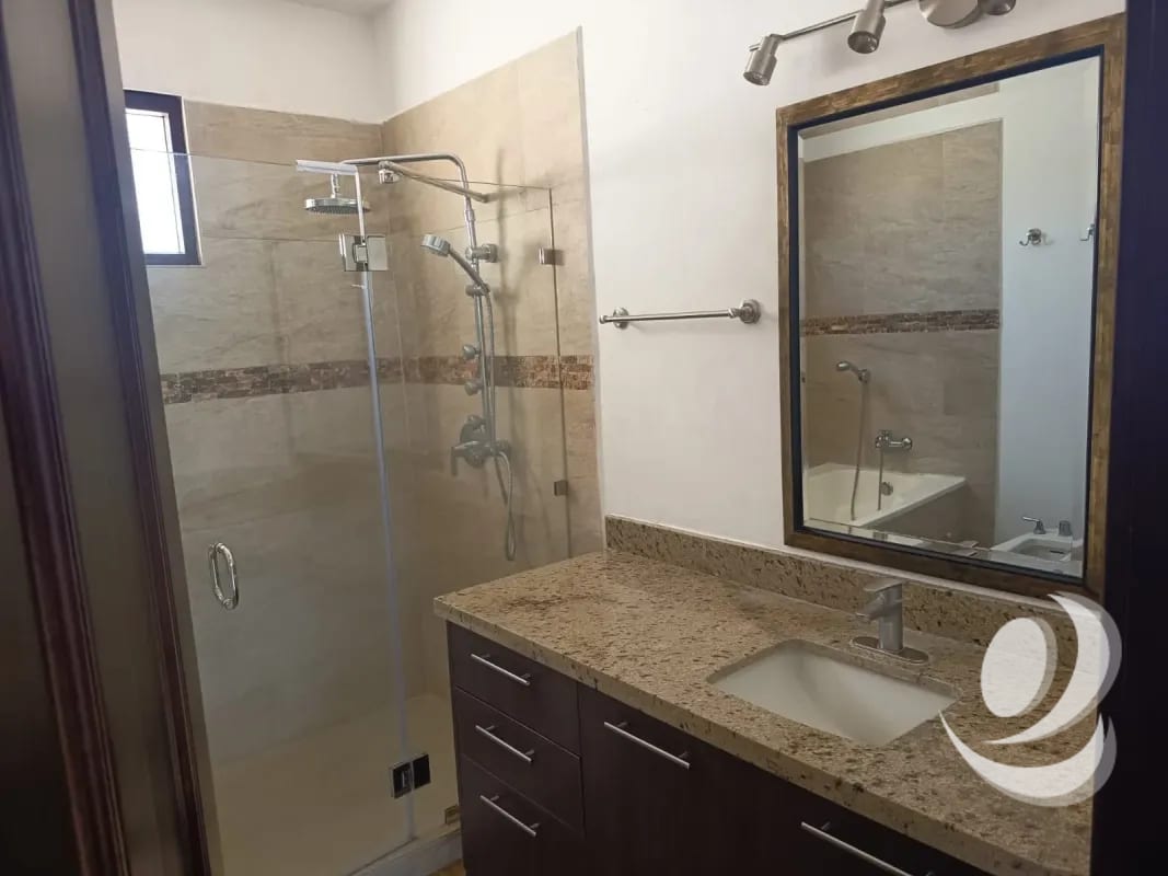 Vendo Espectacular Mansión de Lujo en Altos de Montebello. CAES. — Casa en Venta en Santa Catarina Pinula, Carretera a El Salvador, Guatemala, Ciudad — foto 2 de 17