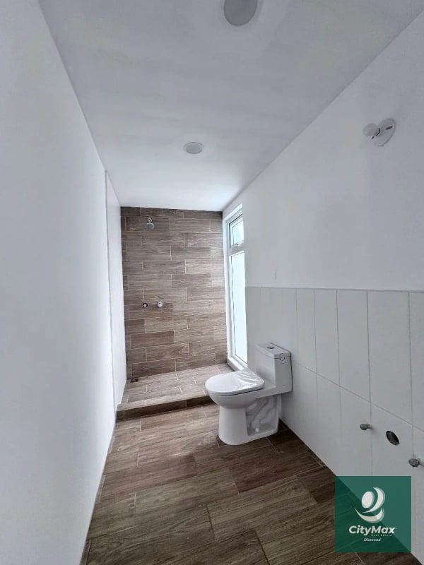 Casa Nueva en Venta Zona 16 Hacienda Real - 4