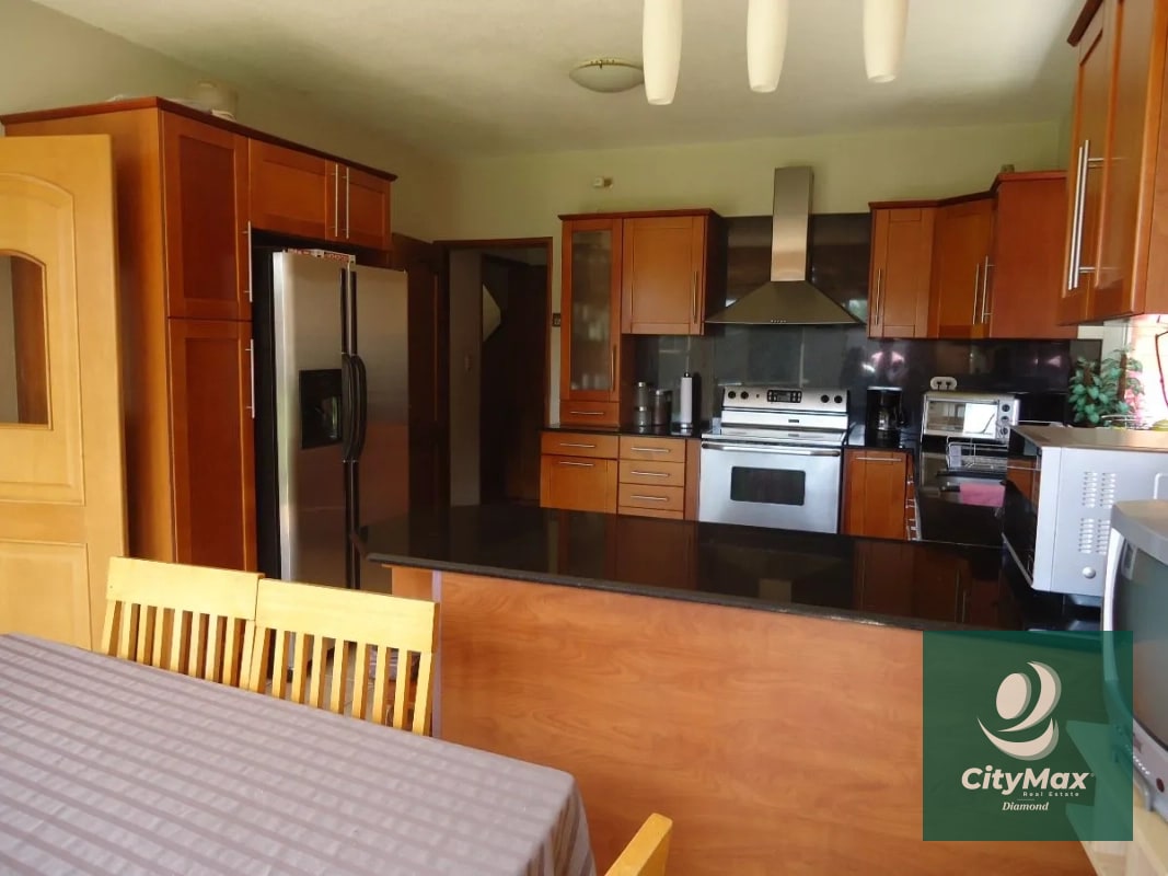 CASA EN VENTA EN CONDOMINIO COLINAS DE CASTEL - 11