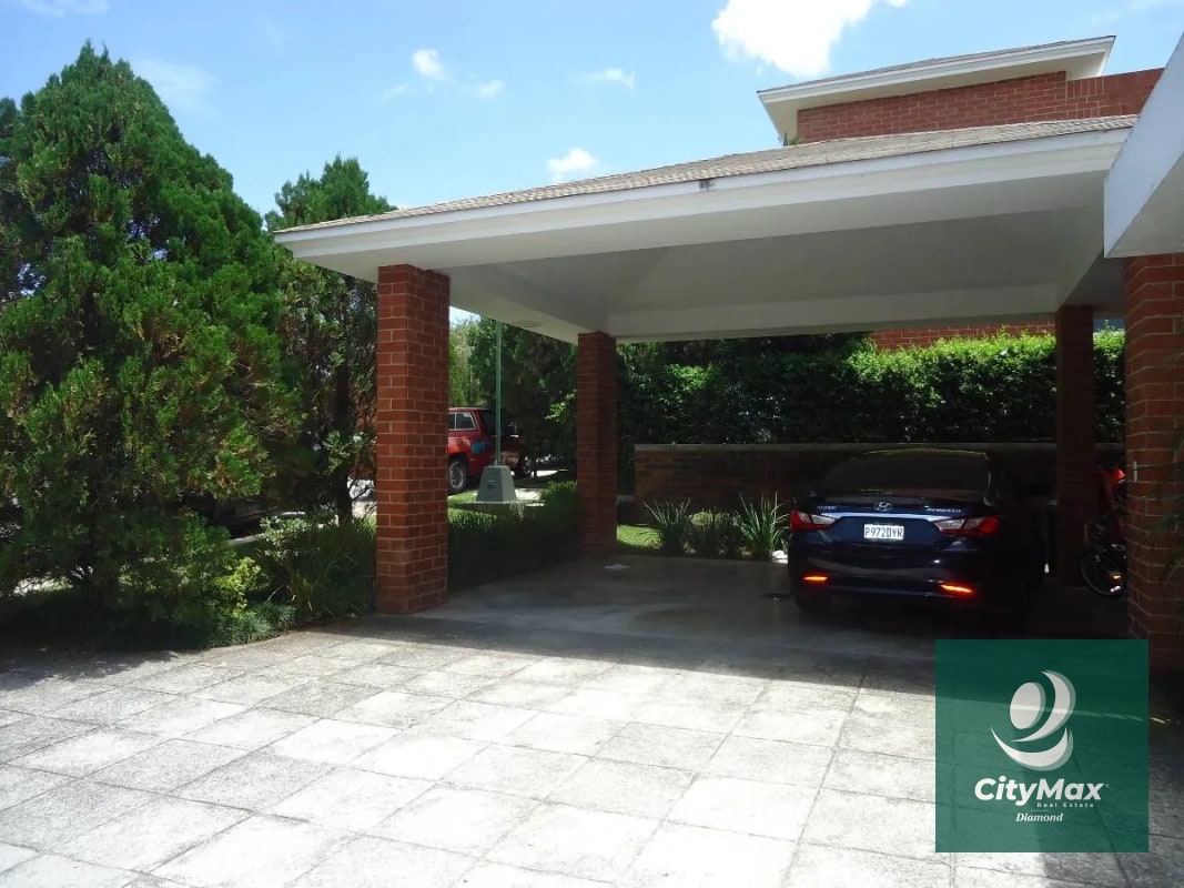 CASA EN VENTA EN CONDOMINIO COLINAS DE CASTEL - 5