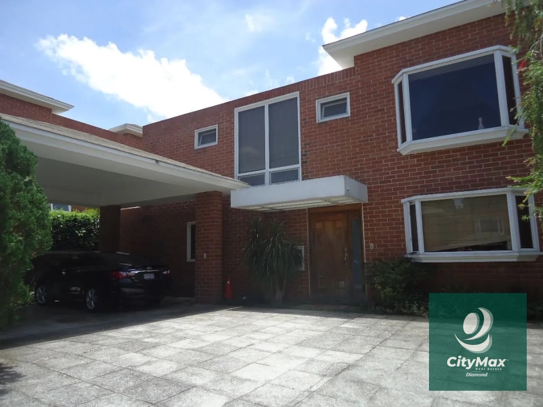 CASA EN VENTA EN CONDOMINIO COLINAS DE CASTEL - 4