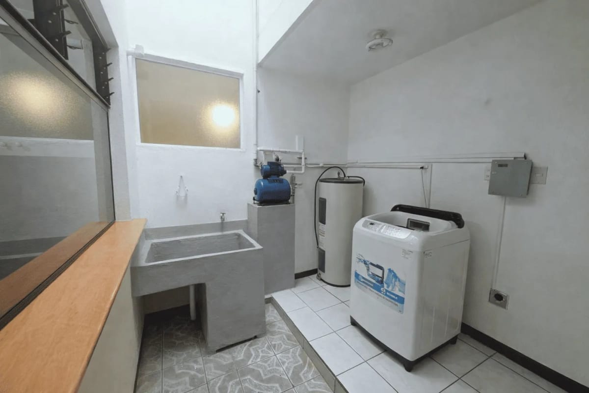Casa en Venta en Loma Real San Cristobal — Casa en Venta en Zona 8 Mixco, Guatemala, Ciudad — foto 5 de 16