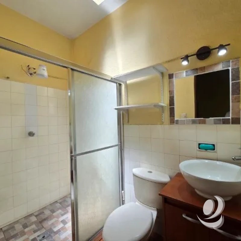 Casa Sola Residencial en Venta Zona 5 Excelente ubicaciòn, Ciudad de Guatemala - 9