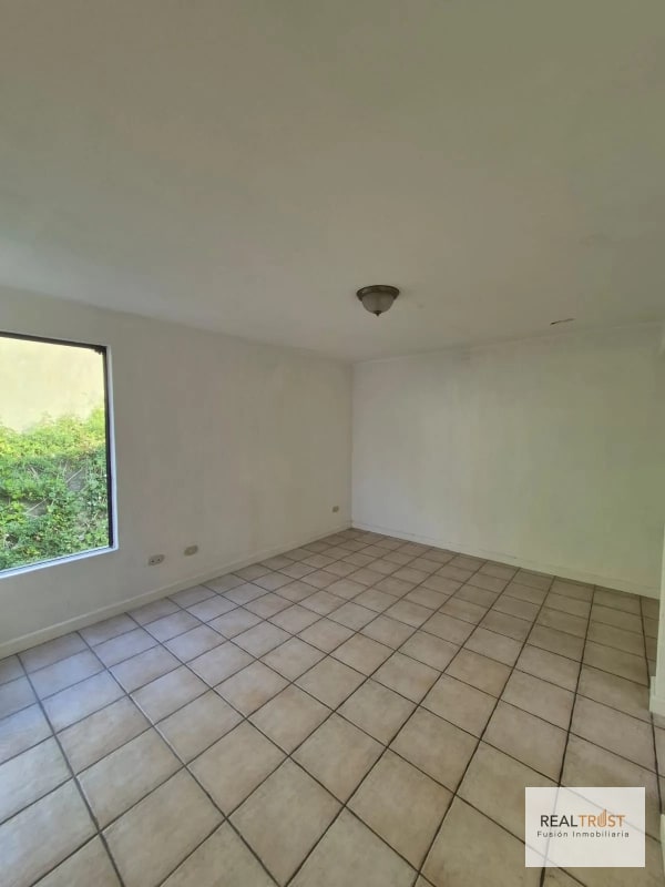 EN VENTA TOWNHOUSE KM 15 CARRETERA AL SALVADOR, FRENTE A CONDADO CONCEPCIÓN - 2