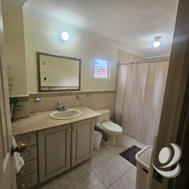 Vendo de Casa en Santiago de Compostela C.A.E.S. 19.5 Guatemala. - 2