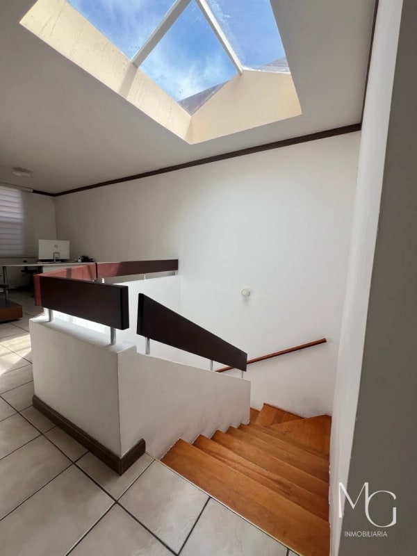 CASA EN VENTA – JARDINES DEL ROSARIO, ZONA 16 - 8