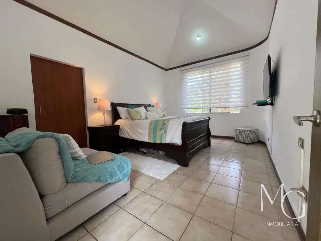 CASA EN VENTA – JARDINES DEL ROSARIO, ZONA 16 — Casa en Venta en Zona 16, Guatemala, Ciudad — foto 7 de 13