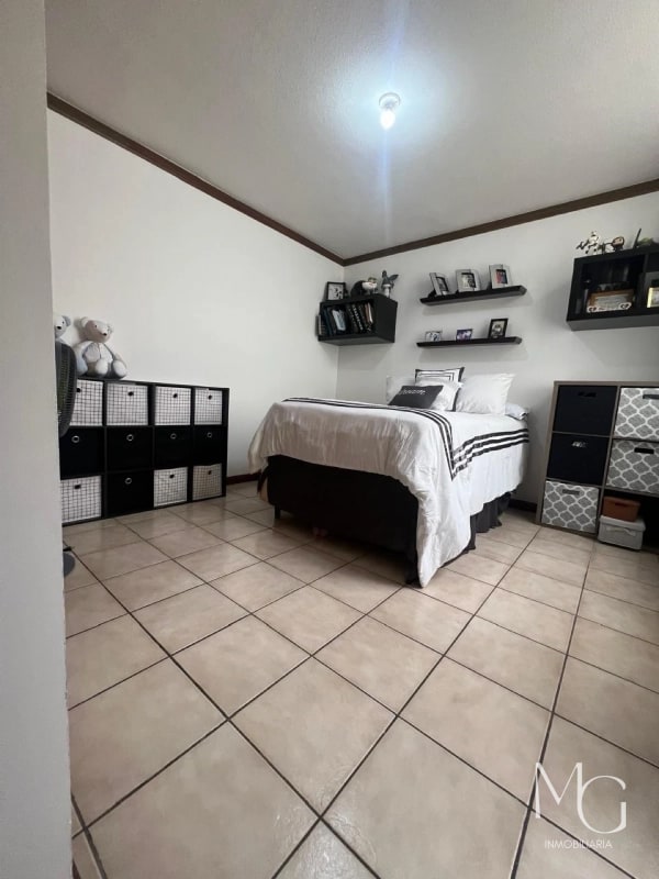 CASA EN VENTA – JARDINES DEL ROSARIO, ZONA 16 - 6