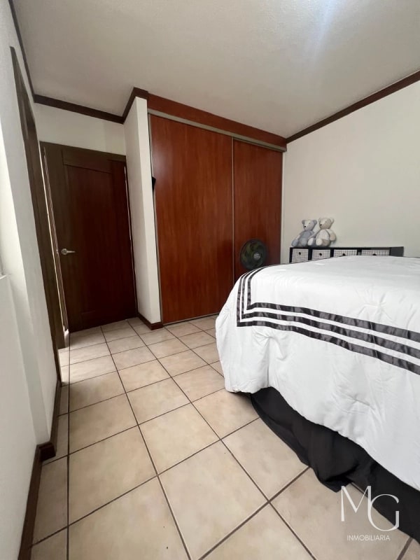 CASA EN VENTA – JARDINES DEL ROSARIO, ZONA 16 - 4