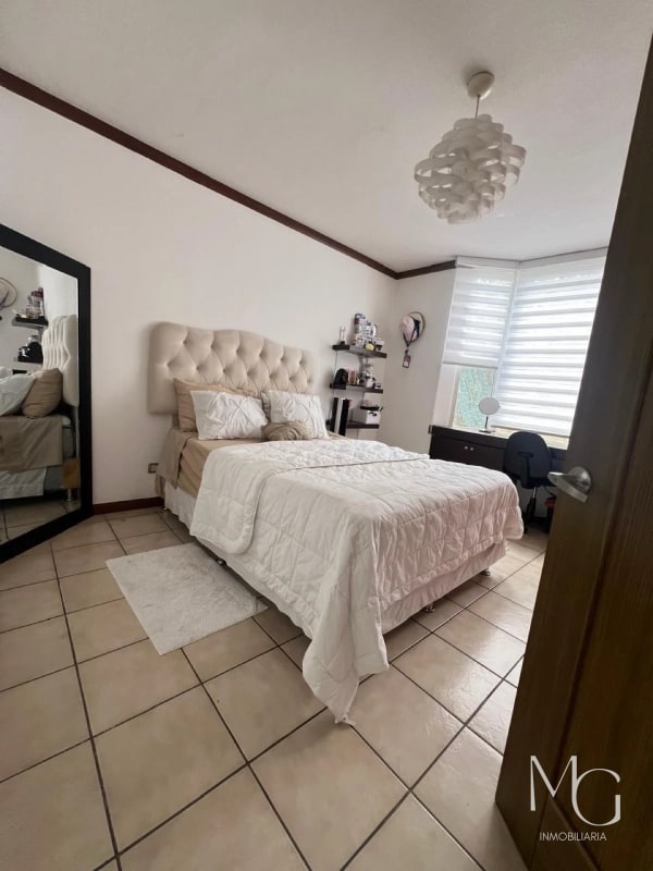 CASA EN VENTA – JARDINES DEL ROSARIO, ZONA 16 - 2
