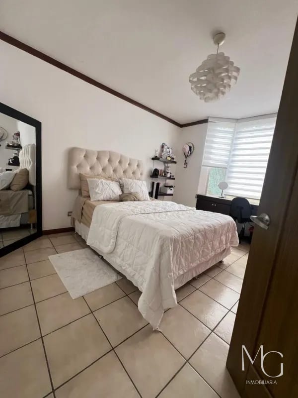 CASA EN VENTA – JARDINES DEL ROSARIO, ZONA 16 — Casa en Venta en Zona 16, Guatemala, Ciudad — foto 2 de 13
