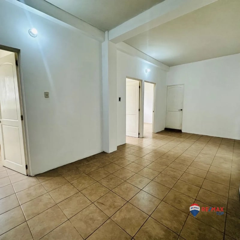 ZONA 1, CASA EN RENTA  IDEAL P/COMERCIAL O RESIDENCIAL - 3
