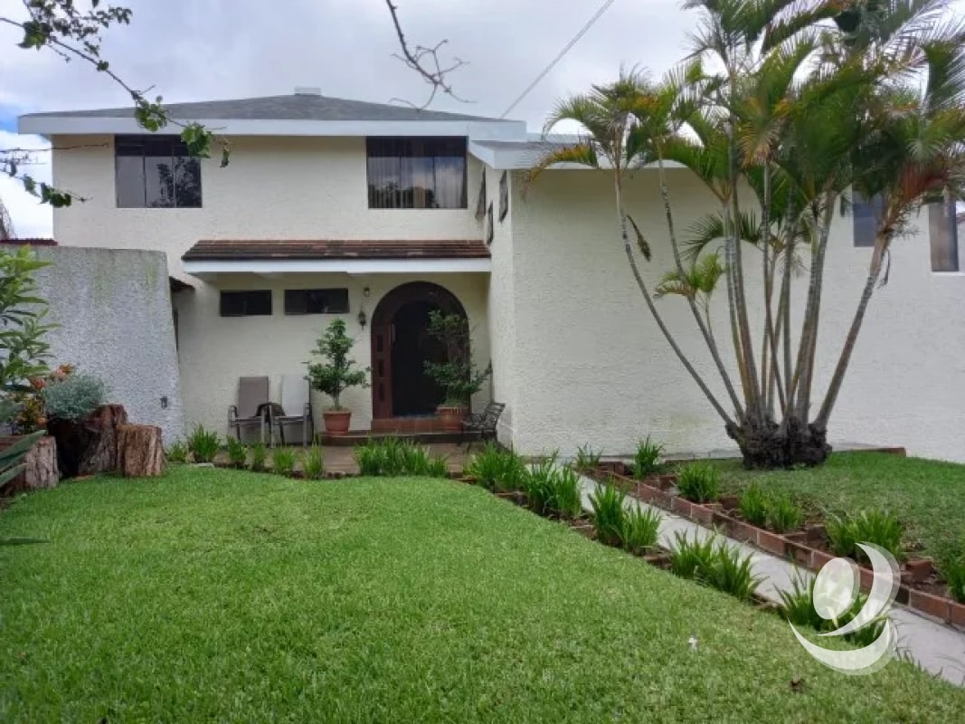 Casa Amueblada en Venta San Cristóbal, Guatemala - 1