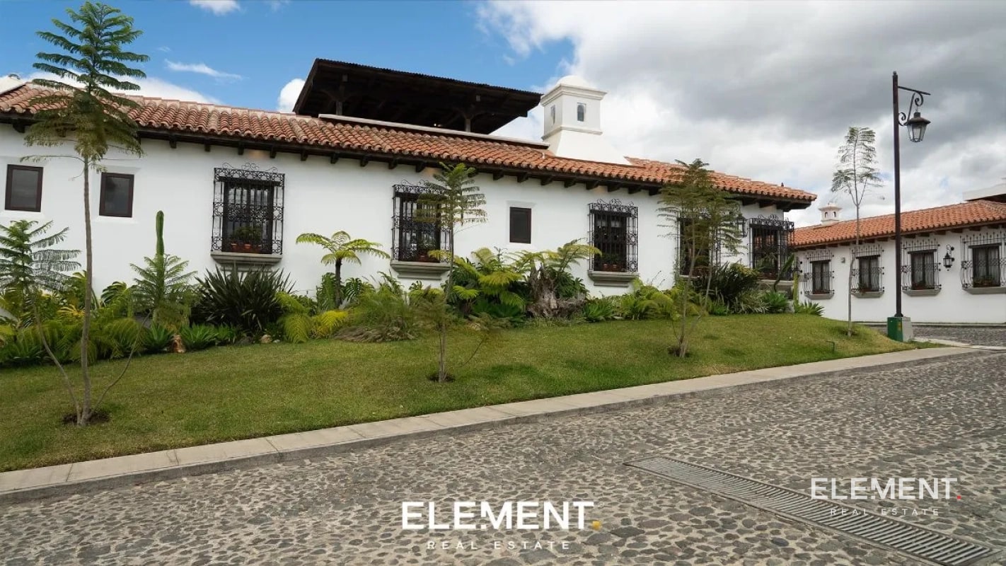 Casa con piscina en venta a minutos de Antigua Guatemala - 16