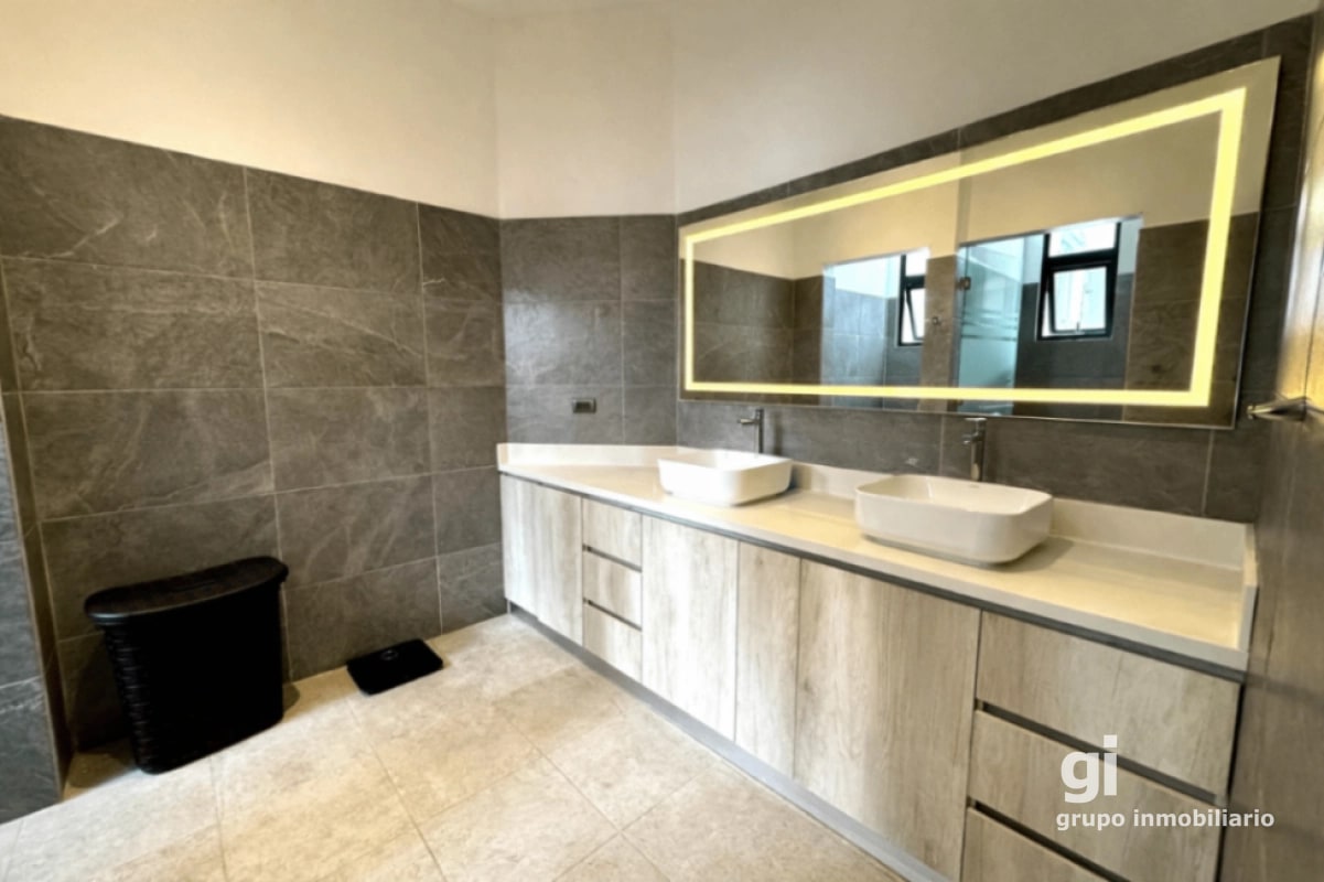 Casa en venta en Santa Rosalía con excelente distribución, jardín y pozo propio - 3