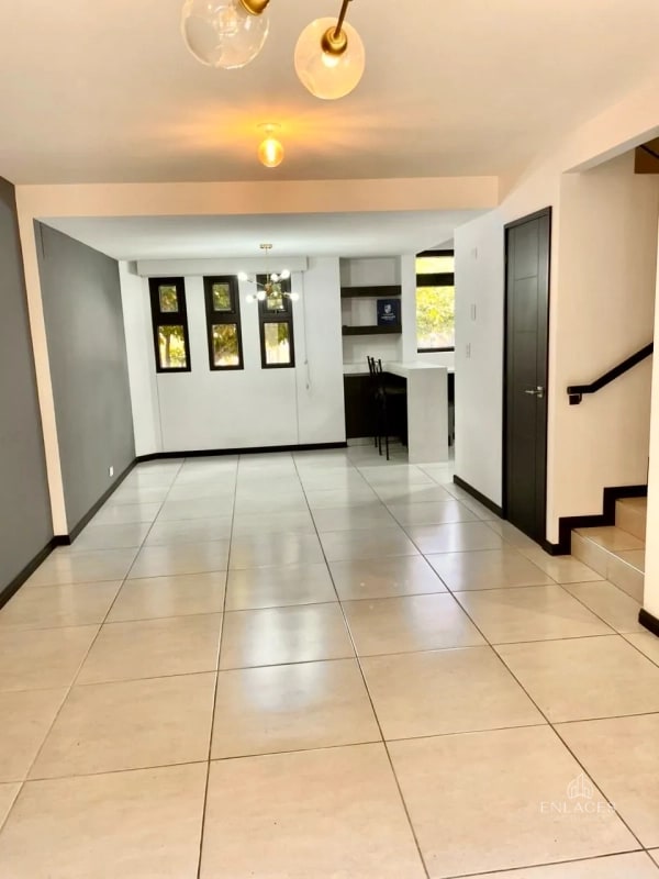 Zona 4 Mixco • Casa en Renta • Condado El Naranjo, Mérida - 12