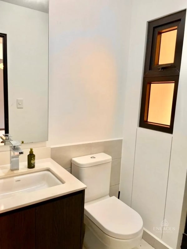 Zona 4 Mixco • Casa en Renta • Condado El Naranjo, Mérida - 10