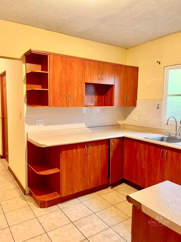 Zona 4 Mixco • Casa en Renta • Condominio El Barrio San Nicolás - 7