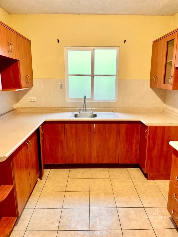 Zona 4 Mixco • Casa en Renta • Condominio El Barrio San Nicolás - 5