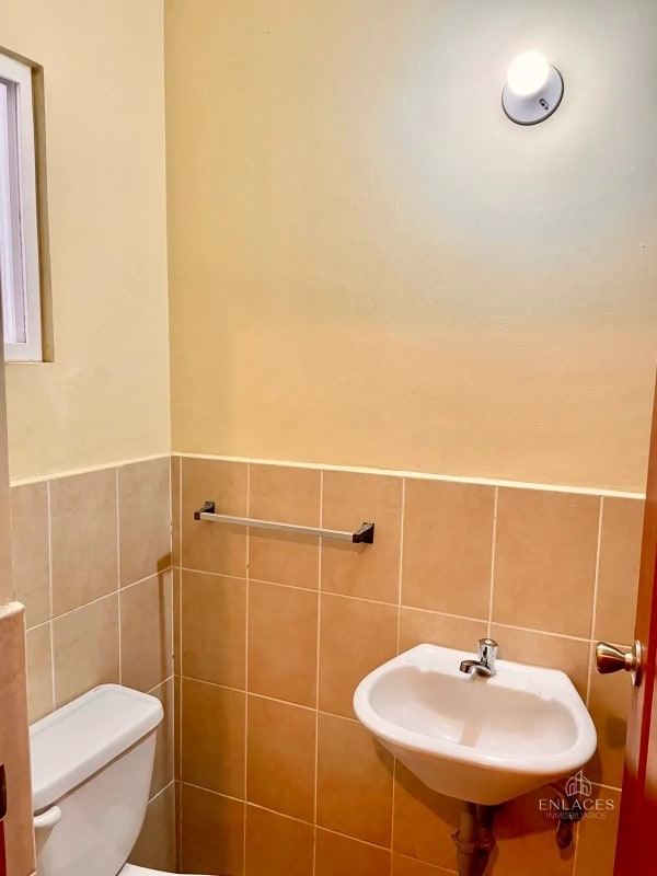 Zona 4 Mixco • Casa en Renta • Condominio El Barrio San Nicolás - 3