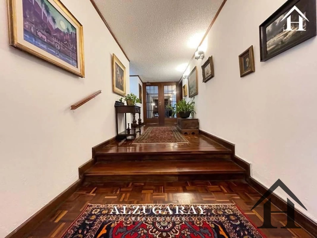 casa elegante en el exclusivo San Lazaro zona 15 - 11