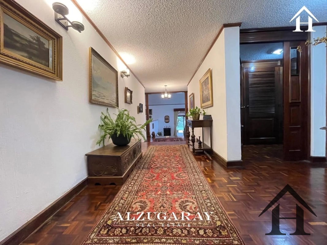casa elegante en el exclusivo San Lazaro zona 15 - 9