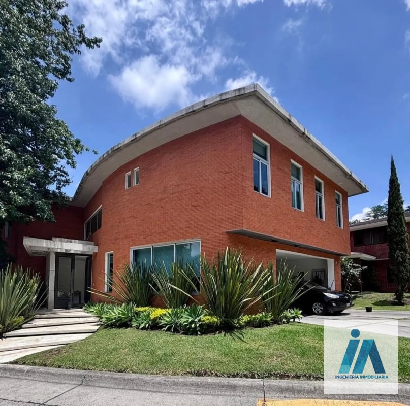CASA MODERNA EN VENTA📍Condominio Las Luces, Km 13.5, Carretera a El Salvador - 1