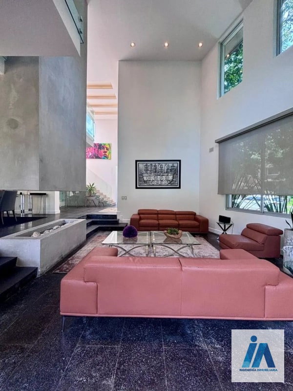 CASA MODERNA EN VENTA📍Condominio Las Luces, Km 13.5, Carretera a El Salvador - 15