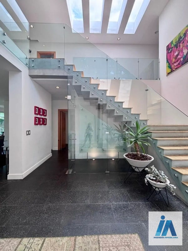 CASA MODERNA EN VENTA📍Condominio Las Luces, Km 13.5, Carretera a El Salvador - 10