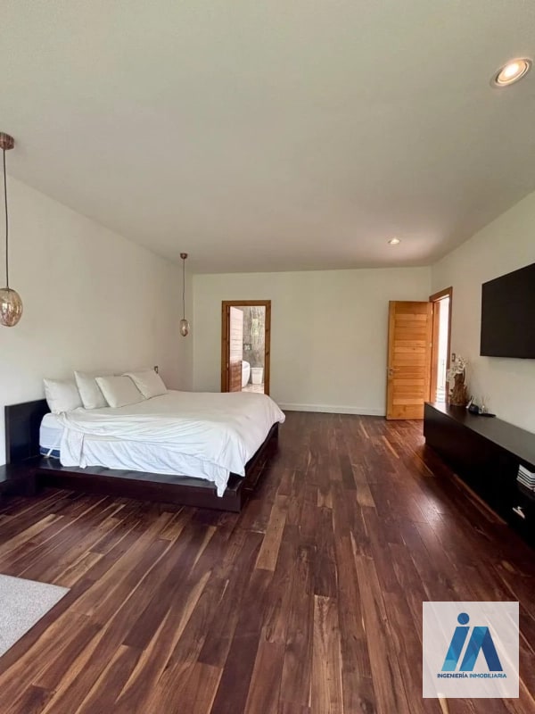 CASA MODERNA EN VENTA📍Condominio Las Luces, Km 13.5, Carretera a El Salvador - 9