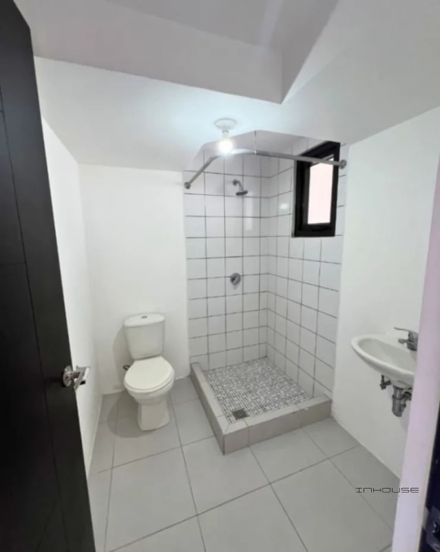 CASA EN RENTA ZONA 16 SAN AGUSTIN DE TRES NIVELES. - 11