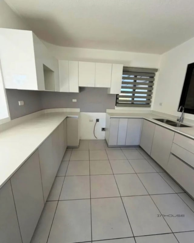 CASA EN RENTA ZONA 16 SAN AGUSTIN DE TRES NIVELES. - 6