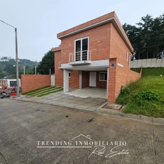 Casa en venta Carretera a El Salvador condominio Buena Fuente de 3 habitaciones + 6 parqueos — Casa en Venta en Santa Catarina Pinula, Guatemala, Ciudad — miniatura 1 de 17