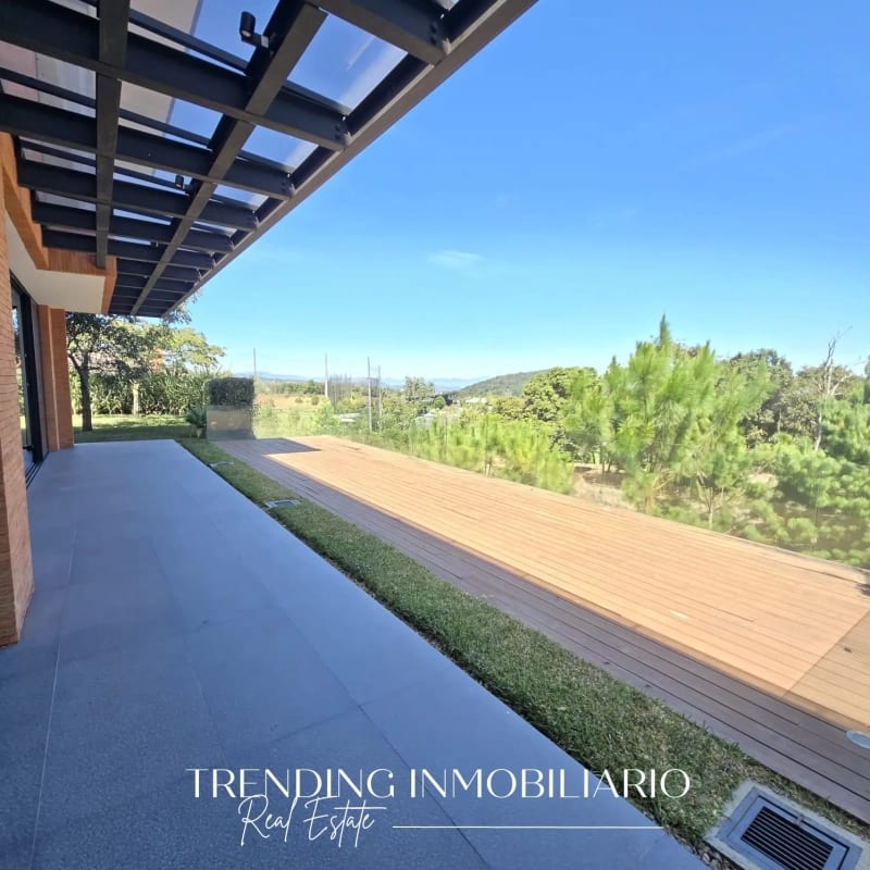 Casa en venta zona 16 Pulte Golf de 5 habitaciones + 4 parqueos — Casa en Venta en El Pulté, Zona 16, Guatemala, Ciudad — foto 7 de 17